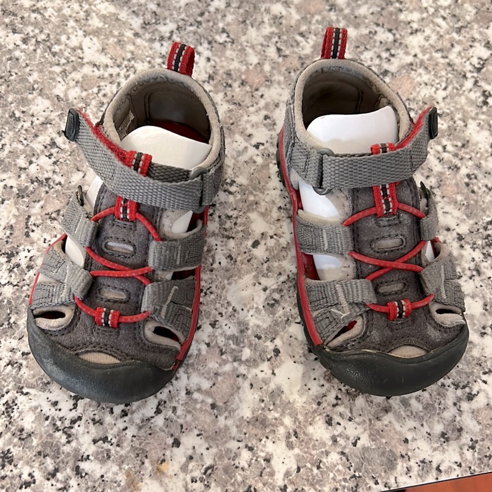 Keen Seacamp II CNX toddler sandals. Used in excellent condition.